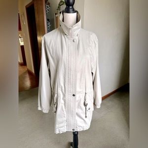 🤎 London Fog - Women’s Coat - Size: M
